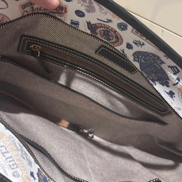 Disney Vacation Club Dooney and Burke Tote NWOT - Picture 4 of 6